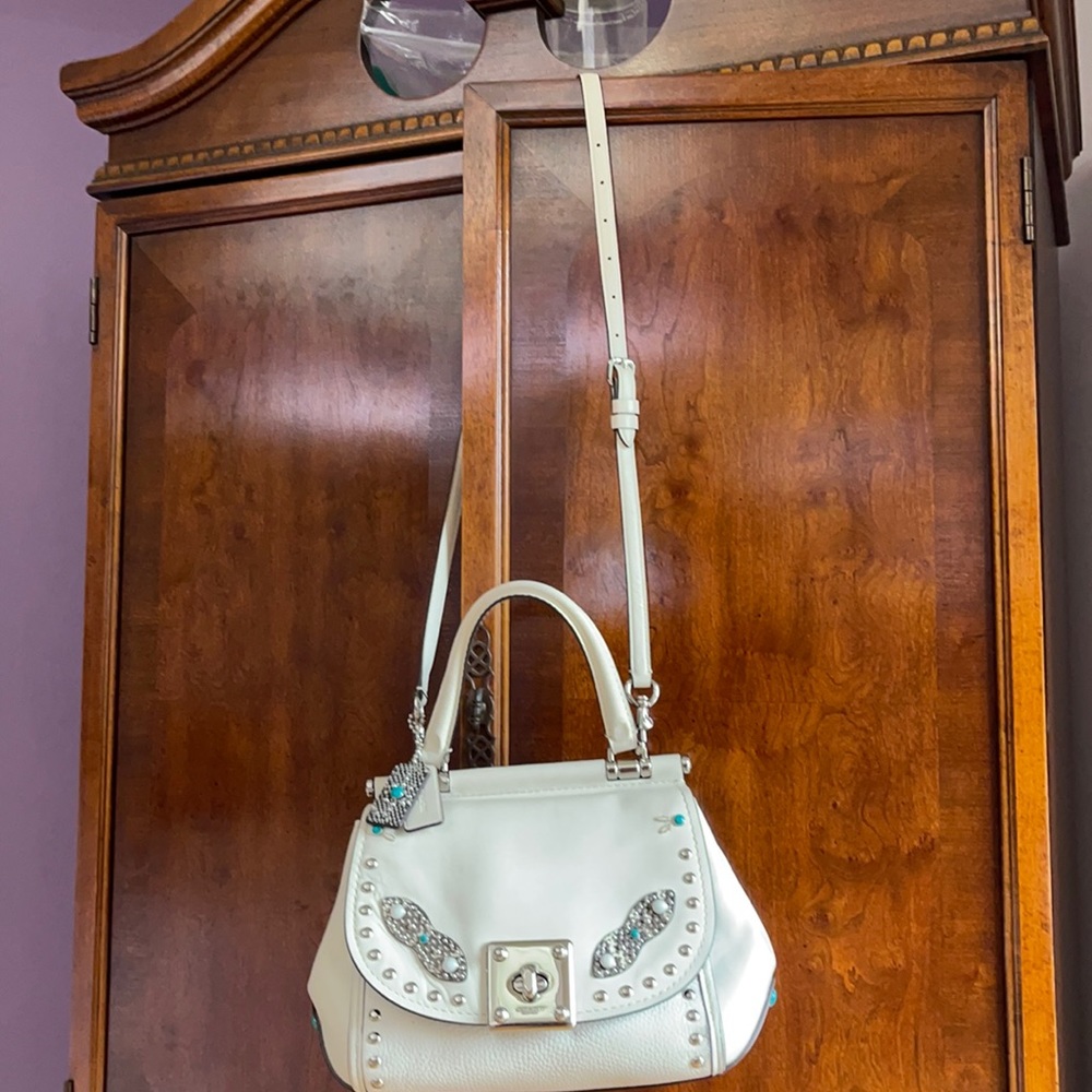 COACH IN  CREAM COLOR ORIGINAL !!